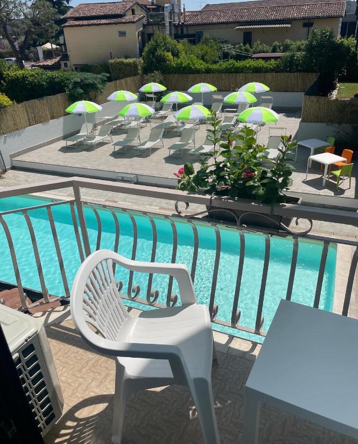 Hotel Vittoria ซีร์มิโอเน ภายนอก รูปภาพ
